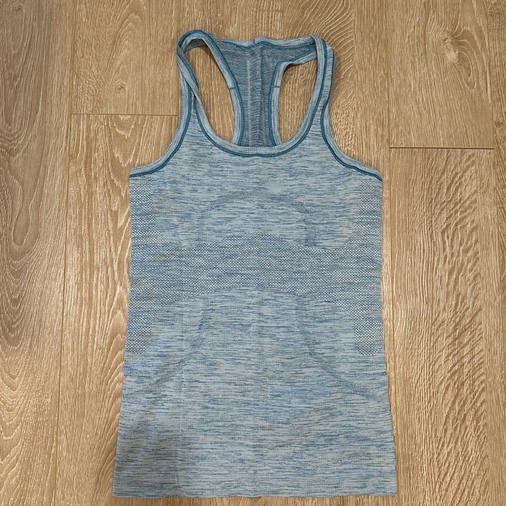 Women’s Lululemon Swiftly Tech Racerback Tank Top 2.0
Waist Length - Blue - 4